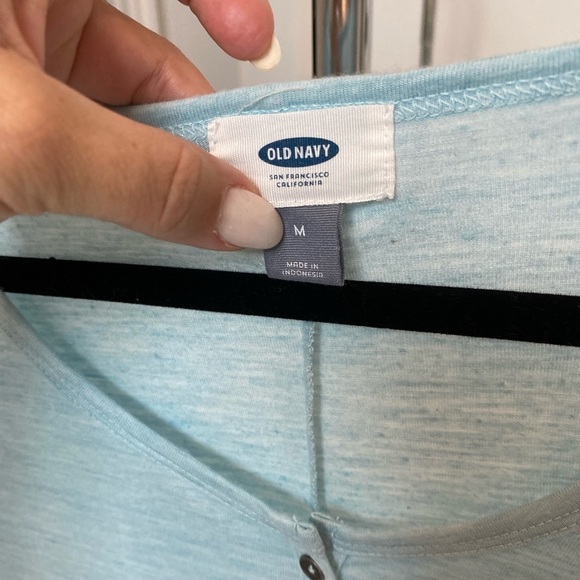 Old Navy light blue long sleeve top size med - Picture 4 of 9